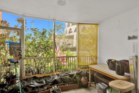 Купить кондоминиум в Майами, Флорида 1 спальня, 98.66м2, № 1957779 - фото 6