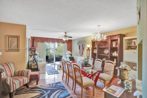 Купить кондоминиум в Майами, Флорида 1 спальня, 98.66м2, № 1957779 - фото 4