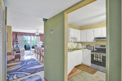 Купить кондоминиум в Майами, Флорида 1 спальня, 98.66м2, № 1957779 - фото 13