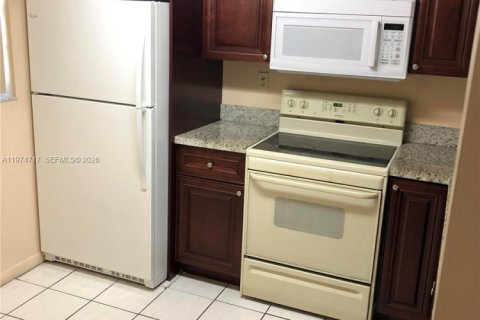 Condo in Miami, Florida, 2 bedrooms  № 2036271