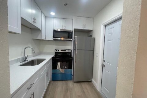 Townhouse in West Palm Beach, Florida 2 bedrooms, 67.35 sq.m. № 2078684 - photo 4