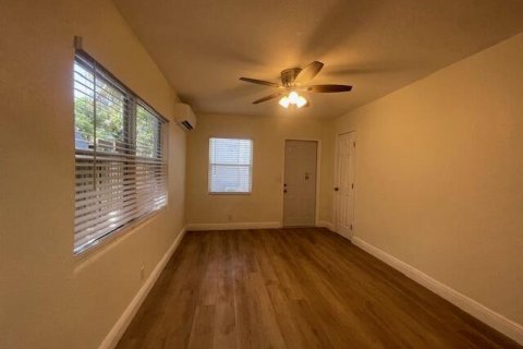 Townhouse in West Palm Beach, Florida 2 bedrooms, 67.35 sq.m. № 2078684 - photo 24
