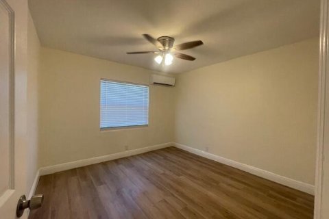 Townhouse in West Palm Beach, Florida 2 bedrooms, 67.35 sq.m. № 2078684 - photo 14