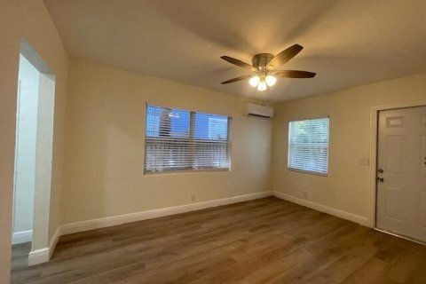 Townhouse in West Palm Beach, Florida 2 bedrooms, 67.35 sq.m. № 2078684 - photo 21