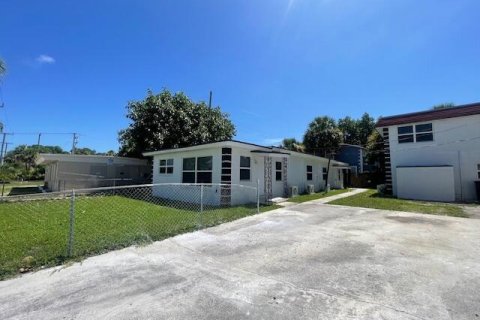 Townhouse in West Palm Beach, Florida 2 bedrooms, 67.35 sq.m. № 2078684 - photo 28