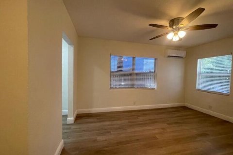 Townhouse in West Palm Beach, Florida 2 bedrooms, 67.35 sq.m. № 2078684 - photo 22
