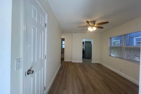 Townhouse in West Palm Beach, Florida 2 bedrooms, 67.35 sq.m. № 2078684 - photo 5