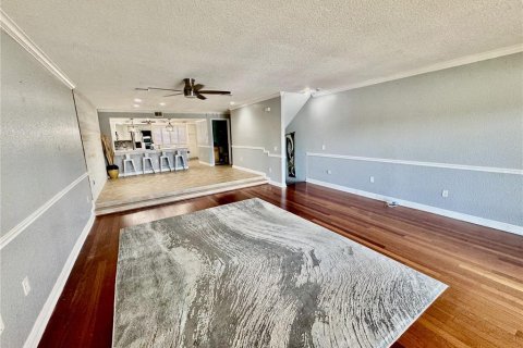 Condo in Treasure Island, Florida, 2 bedrooms  № 2115923 - photo 15