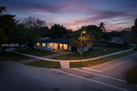 Casa en venta en Miami, Florida, 3 dormitorios, 140.19 m2 № 2057081 - foto 29