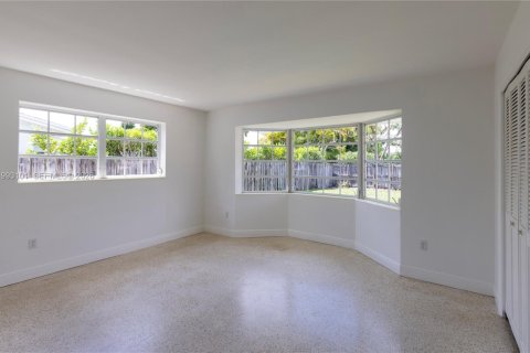 Casa en venta en Miami, Florida, 3 dormitorios, 140.19 m2 № 2057081 - foto 11