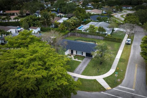 Casa en venta en Miami, Florida, 3 dormitorios, 140.19 m2 № 2057081 - foto 24