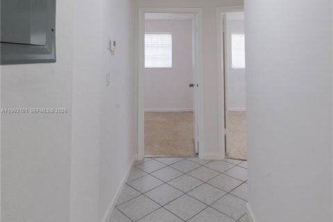 Casa en venta en Miami, Florida, 3 dormitorios, 140.19 m2 № 2057081 - foto 18