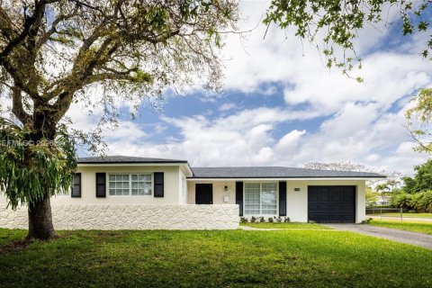 Casa en Miami, Florida 3 dormitorios, 140.19 m2 № 2057081