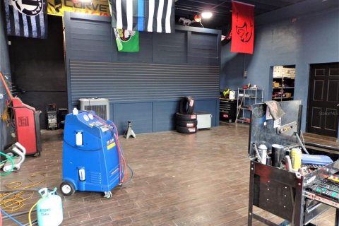 Commercial property in Tampa, Florida 144.93 sq.m. № 215055 - photo 16