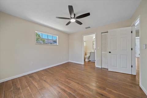 House in Sarasota, Florida 3 bedrooms, 131.55 sq.m. № 1755415 - photo 19