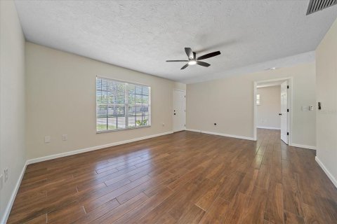 House in Sarasota, Florida 3 bedrooms, 131.55 sq.m. № 1755415 - photo 5