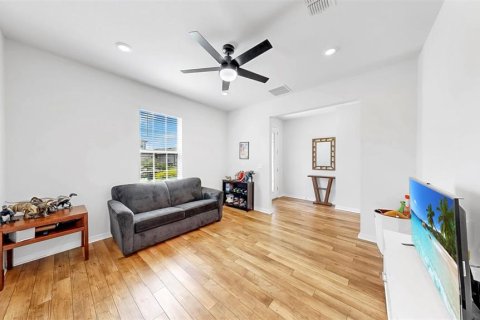House in Wesley Chapel, Florida 4 bedrooms, 265.79 sq.m. № 1751274 - photo 8