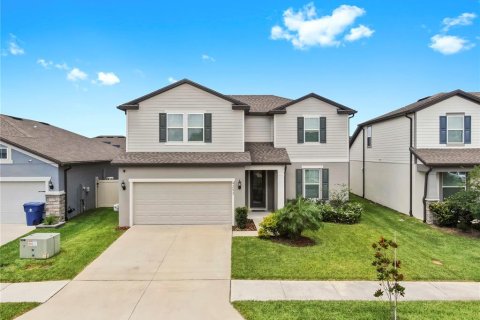 House in Wesley Chapel, Florida 4 bedrooms, 265.79 sq.m. № 1751274 - photo 2