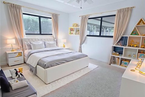 Villa ou maison à louer à Miami, Floride: 4 chambres, 133.22 m2 № 1956786 - photo 15