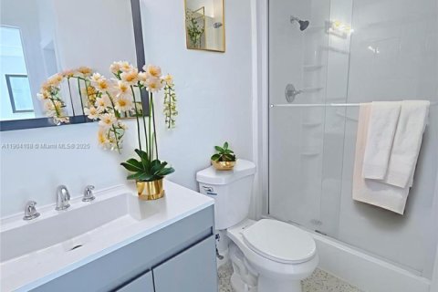 Villa ou maison à louer à Miami, Floride: 4 chambres, 133.22 m2 № 1956786 - photo 6