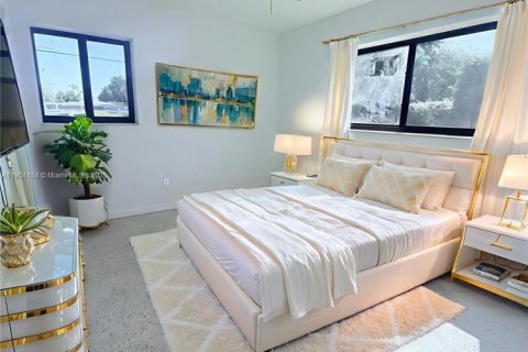 Villa ou maison à louer à Miami, Floride: 4 chambres, 133.22 m2 № 1956786 - photo 3