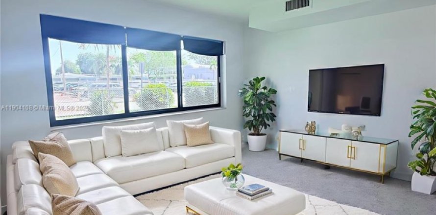 Villa ou maison à Miami, Floride 4 chambres, 133.22 m2 № 1956786