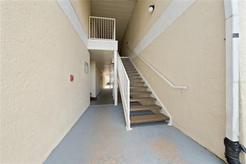 Condo in Orlando, Florida, 3 bedrooms № 2092470 - photo 12