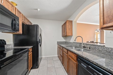 Condo in Orlando, Florida, 3 bedrooms № 2092470 - photo 16