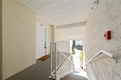 Condo in Orlando, Florida, 3 bedrooms № 2092470 - photo 13