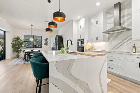 Villa ou maison à louer à Sarasota, Floride: 3 chambres, 251.86 m2 № 2434463 - photo 4