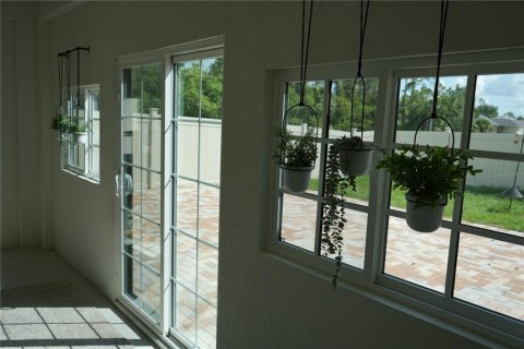 Villa ou maison à vendre à North Port, Floride: 3 chambres, 197.7 m2 № 1805124 - photo 19