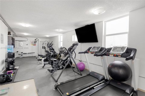 Condominio en venta en Miami Beach, Florida, 1 dormitorio, 66.89 m2 № 2027825 - foto 23
