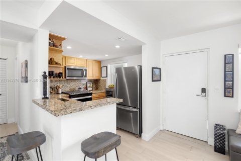 Condominio en venta en Miami Beach, Florida, 1 dormitorio, 66.89 m2 № 2027825 - foto 9