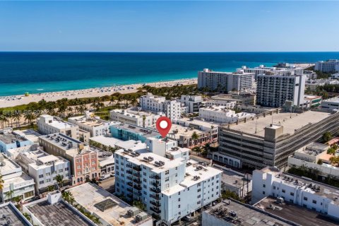 Condominio en venta en Miami Beach, Florida, 1 dormitorio, 66.89 m2 № 2027825 - foto 21