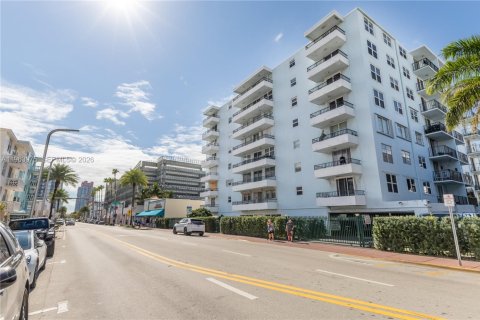 Condominio en venta en Miami Beach, Florida, 1 dormitorio, 66.89 m2 № 2027825 - foto 29