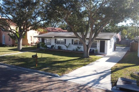 Propiedad comercial en Dunedin, Florida 4 dormitorios, 119.66 m2 № 2113326