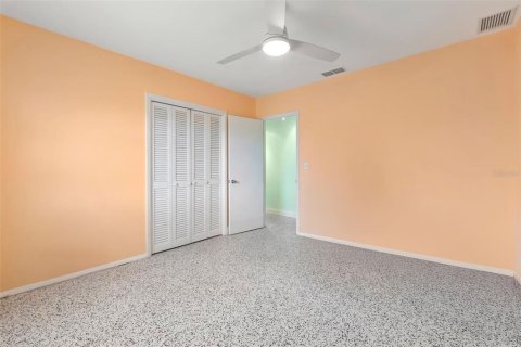 House in Placida, Florida 4 bedrooms, 210.14 sq.m. № 1556447 - photo 27