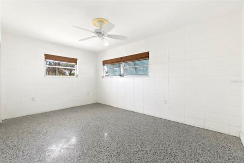 House in Placida, Florida 4 bedrooms, 210.14 sq.m. № 1556447 - photo 25