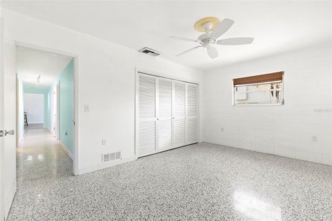 House in Placida, Florida 4 bedrooms, 210.14 sq.m. № 1556447 - photo 24