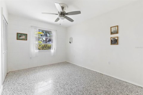 House in Placida, Florida 4 bedrooms, 210.14 sq.m. № 1556447 - photo 29