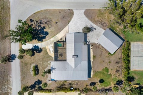 House in Placida, Florida 4 bedrooms, 210.14 sq.m. № 1556447 - photo 10