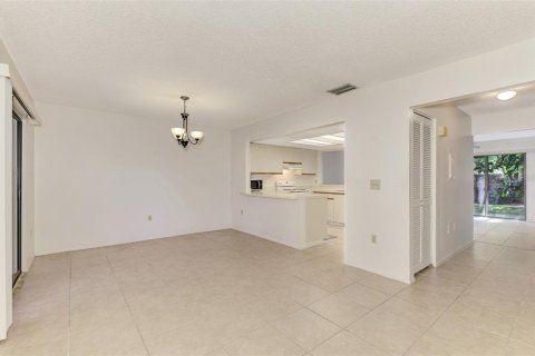 Touwnhouse à vendre à Sarasota, Floride: 3 chambres, 143.53 m2 № 1902651 - photo 5