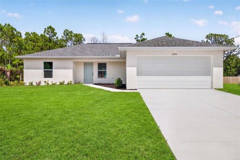 House in Port Charlotte, Florida 3 bedrooms, 123.84 sq.m. № 2220775