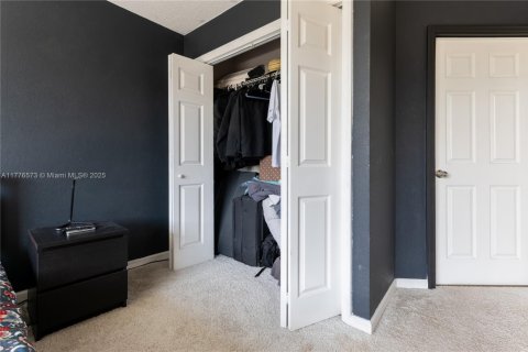Condo in Miami, Florida, 1 bedroom  № 1617161 - photo 18