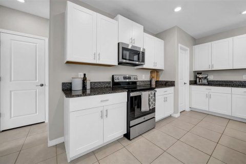 House in Wesley Chapel, Florida 6 bedrooms, 239.69 sq.m. № 2096679 - photo 10