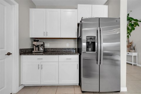 House in Wesley Chapel, Florida 6 bedrooms, 239.69 sq.m. № 2096679 - photo 9