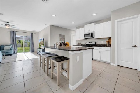 House in Wesley Chapel, Florida 6 bedrooms, 239.69 sq.m. № 2096679 - photo 6