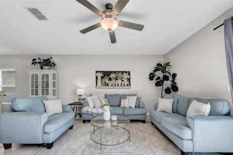 House in Wesley Chapel, Florida 6 bedrooms, 239.69 sq.m. № 2096679 - photo 3