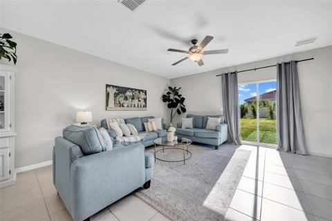 House in Wesley Chapel, Florida 6 bedrooms, 239.69 sq.m. № 2096679 - photo 15