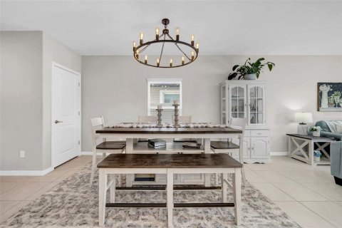House in Wesley Chapel, Florida 6 bedrooms, 239.69 sq.m. № 2096679 - photo 5